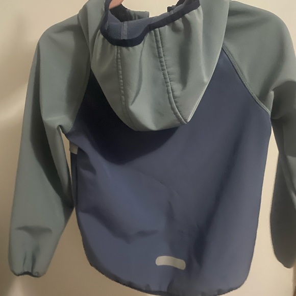 Rain coat / fall jacket size M (7-8) - Picture 3 of 6